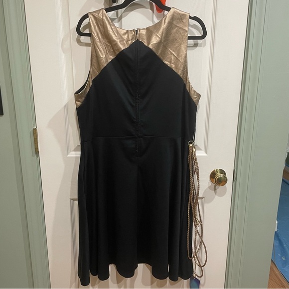 Her Universe 18 Hot Topic Wonder Woman Lasso Dress 2X Halloween - Picture 4 of 10